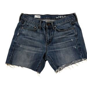 Gap ~ Sexy Boyfriend Denim Cutoffs ~ size 27/4